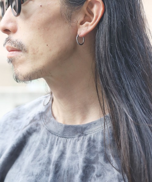 Pledge(プレッジ)の「★Pledge(プレッジ)★MINIフープ ピアス(ペア)(ピアス(両耳用)・レディース・ゴールド/ブラック/シルバー・FREE)」の5枚目の写真