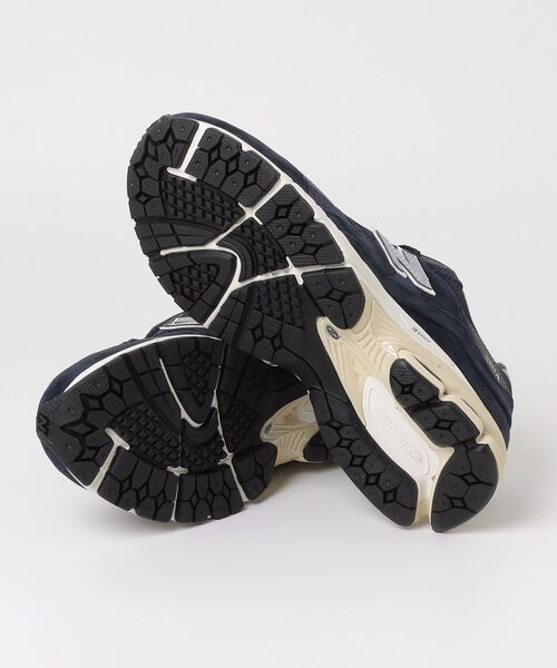 ★人気★【New Balance】★M2002RCB スニーカ.ー★22-29cm★ New Balance新作「M2002RHD／M2002RHC」は、黒イチジクカラー