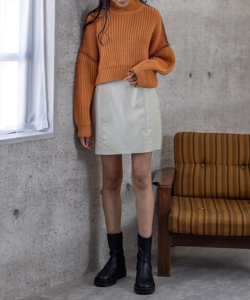 clear（クリア）の「配色ステッチショート丈ニットトップス（ニット/セーター・レディース・ブラック/オレンジ/アイボリー・F）」の12枚目の写真