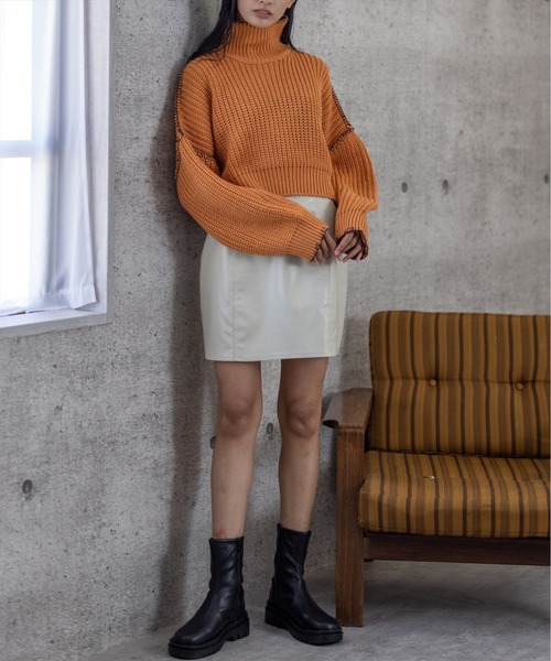 clear（クリア）の「配色ステッチショート丈ニットトップス（ニット/セーター・レディース・ブラック/オレンジ/アイボリー・F）」の13枚目の写真