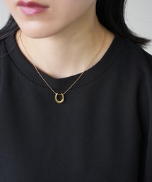 IAMUSE（アイアミューズ）の「金属アレルギー対応　ホースシューネックレス S0832【IAMUSE】（ネックレス・レディース）」