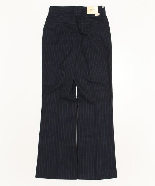 FARAH（ファーラー）の「【FARAH】ファーラー FLARE PANTS ストライプ（スラックス・レディース・ストライプ・27inch/26inch/28inch）」の2枚目の写真