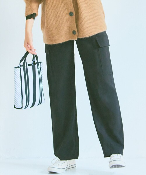 23区(ニジュウサンク)の「【洗える】キュプラナイロンストレッチ カーゴ パンツ(カーゴパンツ・レディース・カーキ系/黄土色系/ブラック系・38/40/36)」の2枚目の写真