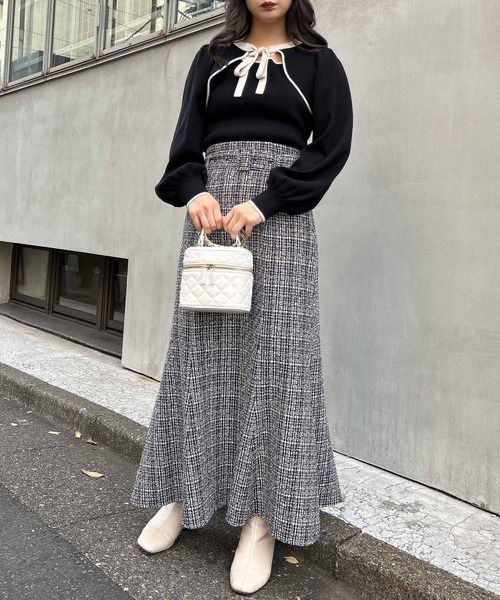 INGNI（イング）の「デコルテオープン／ニット（ニット/セーター・レディース・ブラック/オフホワイト/ボルドー/ブラック×ホワイト/ホワイト×ブラック・M）」の21枚目の写真