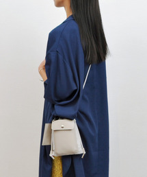 カシュカシュ cachecache / スマホポケット付き巾着ショルダーバッグ
