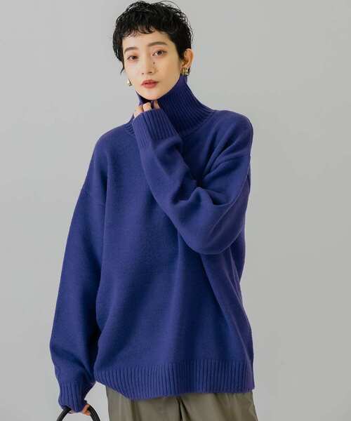 KBF(ケイビーエフ)の「ハイネックオーバーニット(ニット/セーター・レディース・レッド/グレー/ベージュ/ブルー・ONE)」の7枚目の写真