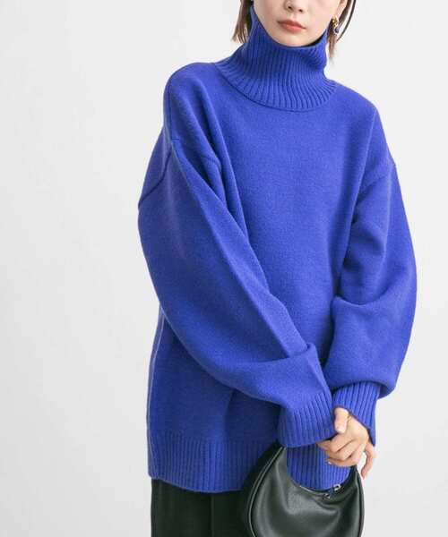 KBF(ケイビーエフ)の「ハイネックオーバーニット(ニット/セーター・レディース・レッド/グレー/ベージュ/ブルー・ONE)」の12枚目の写真