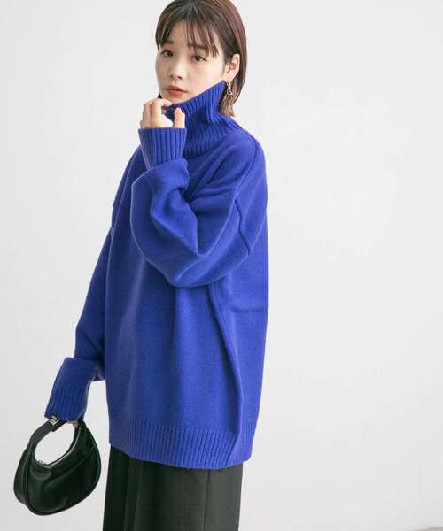 KBF(ケイビーエフ)の「ハイネックオーバーニット(ニット/セーター・レディース・レッド/グレー/ベージュ/ブルー・ONE)」の15枚目の写真