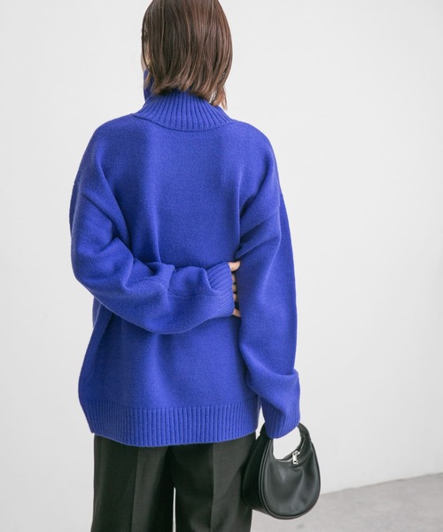 KBF(ケイビーエフ)の「ハイネックオーバーニット(ニット/セーター・レディース・レッド/グレー/ベージュ/ブルー・ONE)」の16枚目の写真