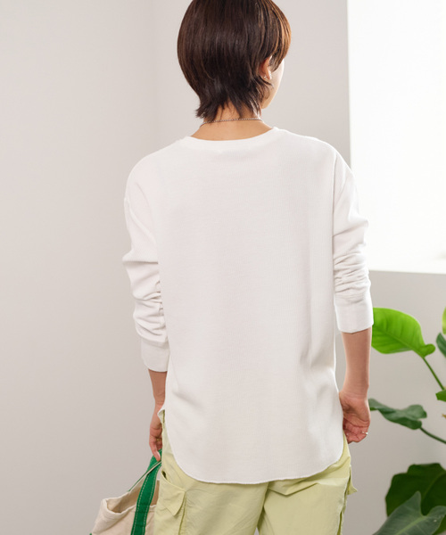 JOURNAL STANDARD relume（ジャーナルスタンダード　レリューム）の「《追加7》TCワッフルロングスリーブTシャツ（Tシャツ/カットソー・レディース・ブラック/ホワイト/チャコールグレー/オートミール・FREE）」の10枚目の写真