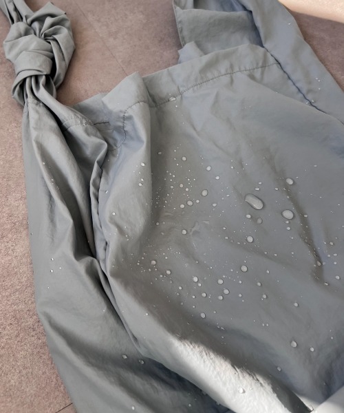 Kastane（カスタネ）の「【軽撥水ver/WEB限定カラー/A4対応/PC対応】ナイロンショルダーBAG（ショルダーバッグ・レディース・サックスブルー/オレンジ/ブラック/アイボリー/イエロー・FREE）」の13枚目の写真