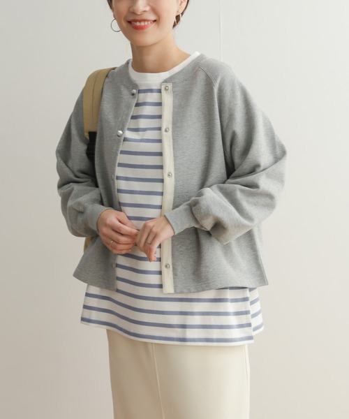 URBAN RESEARCH DOORS（アーバンリサーチドアーズ）の「コットンスウェットラグランショートカーディガン（カーディガン/ボレロ・レディース・アイボリー/グレー系その他/ネイビー・MEDIUM）」の6枚目の写真