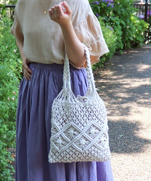 T・S・L(ティーエスエル)の「マクラメ編みフラットトートバッグ(トートバッグ・レディース・オレンジ/アイボリー/ミント/ブラック・FREE)」の2枚目の写真