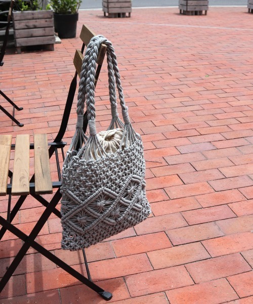 T・S・L(ティーエスエル)の「マクラメ編みフラットトートバッグ(トートバッグ・レディース・オレンジ/アイボリー/ミント/ブラック・FREE)」の4枚目の写真