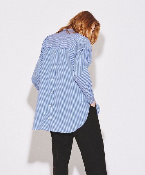 tk.TAKEO KIKUCHI(ティーケータケオキクチ)の「◆インバーテッドスリーブバックボタンシャツ(シャツ/ブラウス・メンズ・ブルー系3/ナチュラル/ブラック/ブラック系3・66/88)」の1枚目の写真