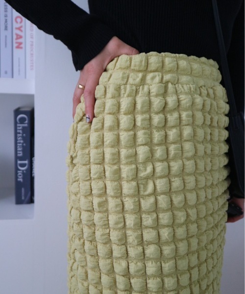 TRUNC(トランクエイティーエイト)の「Popcorn Straight Skirt(スカート・レディース・マスタード/ブラック・FREE)」の4枚目の写真