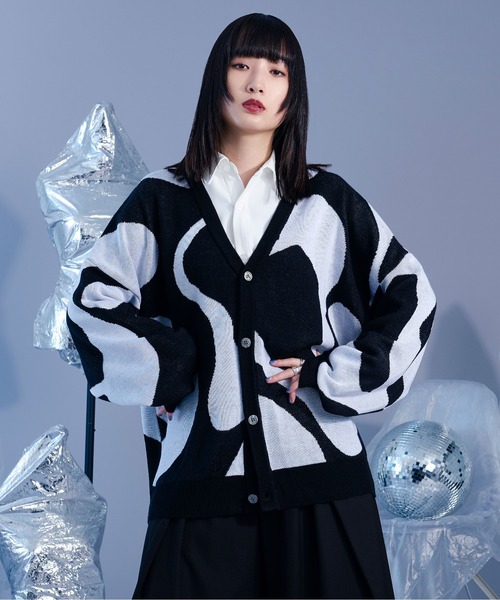 Ellno Loset（エルノロゼット）の「マーブル柄ルーズカーディガン（カーディガン/ボレロ・メンズ・ブラック/ブルー・MEDIUM/LARGE）」の14枚目の写真