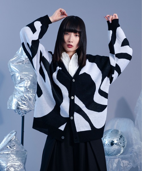 Ellno Loset（エルノロゼット）の「マーブル柄ルーズカーディガン（カーディガン/ボレロ・メンズ・ブラック/ブルー・MEDIUM/LARGE）」の15枚目の写真