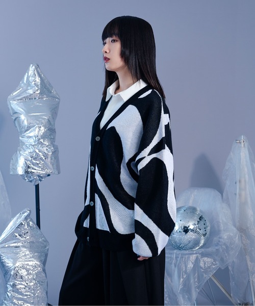 Ellno Loset（エルノロゼット）の「マーブル柄ルーズカーディガン（カーディガン/ボレロ・メンズ・ブラック/ブルー・MEDIUM/LARGE）」の16枚目の写真