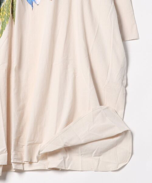 sandy（サンディー）の「【sandy】スプリングプリントスクエアビッグワンピース（ワンピース・レディース・カーキ/キナリ・FREE）」の4枚目の写真