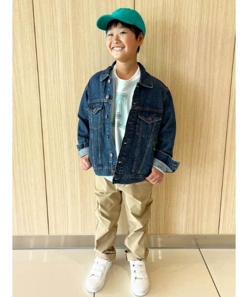 GAP（ギャップ）の「アイコン デニムジャケット (キッズ)（デニムジャケット・キッズ・インディゴブルー・120cm/140cm/150cm/160cm/130cm）」の4枚目の写真