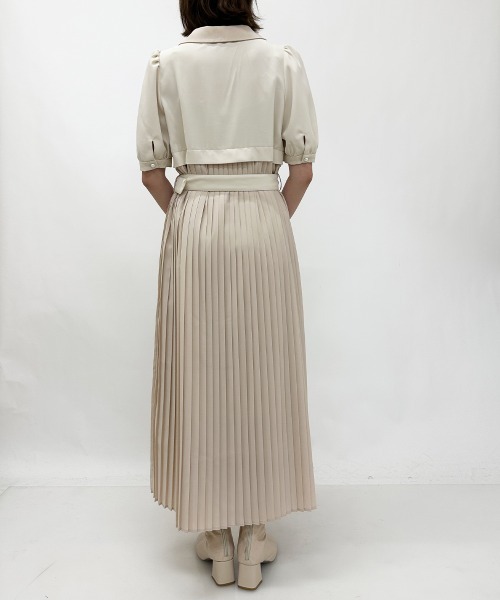 A de a.v.v(アードアー・ヴェ・ヴェ)の「パフスリーブプリーツドッキングワンピース(ワンピース・レディース・アイボリー/ブラック・SMALL/MEDIUM)」の6枚目の写真