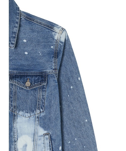 Guess（ゲス）の「Discharge Painting Denim Jacket（デニムジャケット・メンズ・インディゴブルー・MEDIUM/LARGE/X-LARGE）」の4枚目の写真