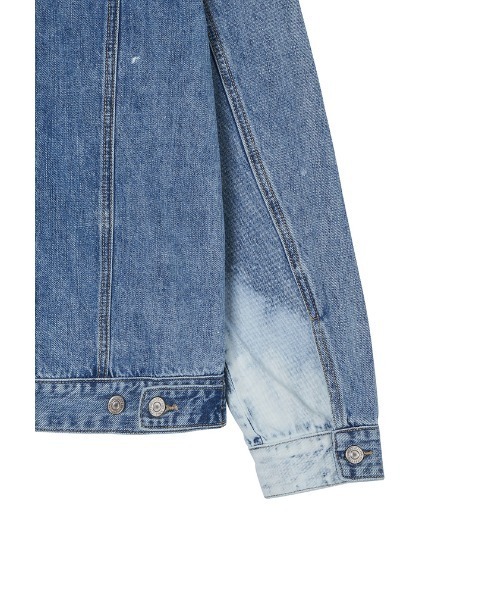 Guess（ゲス）の「Discharge Painting Denim Jacket（デニムジャケット・メンズ・インディゴブルー・MEDIUM/LARGE/X-LARGE）」の2枚目の写真