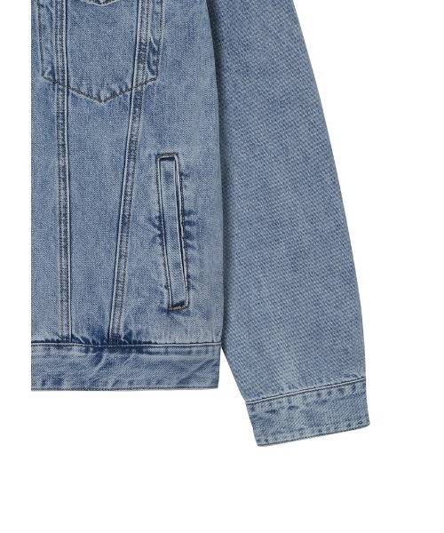 Guess（ゲス）の「Discharge Painting Denim Jacket（デニムジャケット・メンズ・インディゴブルー・MEDIUM/LARGE/X-LARGE）」の5枚目の写真