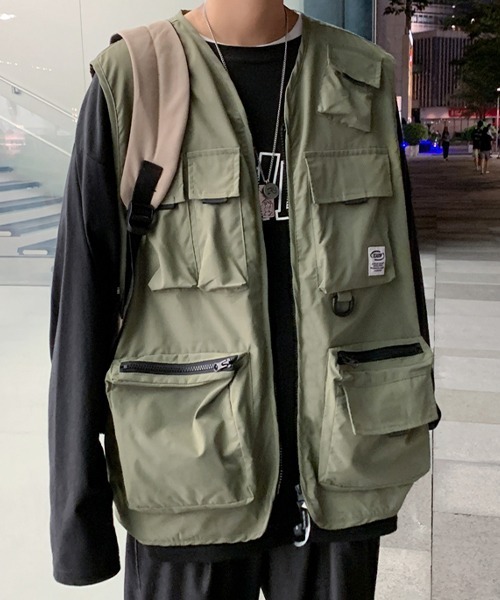 SEN TOKYO（セントーキョー）の「軽い羽織りに最適な一枚！ミリタリー テクニカルフィッシングベスト（ベスト・メンズ・カーキ/ブラック・FREE）」の4枚目の写真