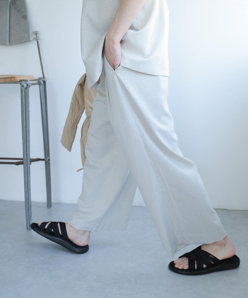 SENSE OF PLACE by URBAN RESEARCH（センスオブプレイスバイアーバンリサーチ）の「『セットアップ対応』『イージーケア』チェックリネンライクボリュームワイドパンツ（その他パンツ・メンズ・その他1/その他2・MEDIUM/LARGE）」の7枚目の写真