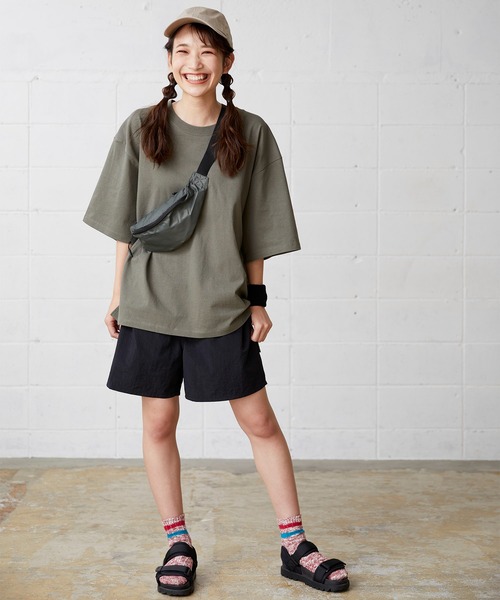 TRUSS（トラス）の「【ユニセックス】＜撥水＞バーサタイル ナイロンタフタショートパンツ（その他パンツ・レディース・グレー/ブルー/オリーブ/ブラック/イエロー/カモフラージュ/パープル/ライトグリーン/キャメル/コーラルピンク/サックスブルー/オレンジ/ベージュ/カーキ/スモークピンク・SMALL/MEDIUM/LARGE/X-LARGE）」の17枚目の写真