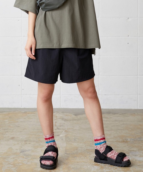 TRUSS（トラス）の「【ユニセックス】＜撥水＞バーサタイル ナイロンタフタショートパンツ（その他パンツ・レディース・グレー/ブルー/オリーブ/ブラック/イエロー/カモフラージュ/パープル/ライトグリーン/キャメル/コーラルピンク/サックスブルー/オレンジ/ベージュ/カーキ/スモークピンク・SMALL/MEDIUM/LARGE/X-LARGE）」の18枚目の写真