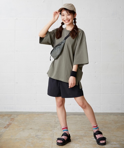 TRUSS（トラス）の「【ユニセックス】＜撥水＞バーサタイル ナイロンタフタショートパンツ（その他パンツ・レディース・グレー/ブルー/オリーブ/ブラック/イエロー/カモフラージュ/パープル/ライトグリーン/キャメル/コーラルピンク/サックスブルー/オレンジ/ベージュ/カーキ/スモークピンク・SMALL/MEDIUM/LARGE/X-LARGE）」の16枚目の写真