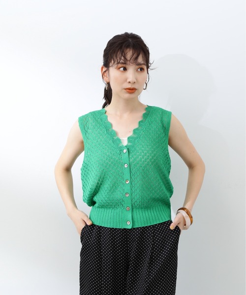 N.(N. Natural Beauty Basic)(エヌエヌナチュラルビューティーベーシック)の「◆リーフ柄編みVニットタンク(ニット/セーター・レディース・オフホワイト/モカ/グリーン・MEDIUM)」の9枚目の写真