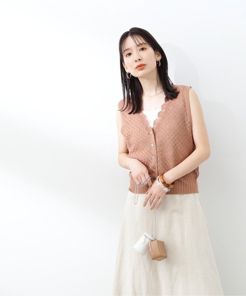 N.(N. Natural Beauty Basic)(エヌエヌナチュラルビューティーベーシック)の「◆リーフ柄編みVニットタンク(ニット/セーター・レディース・オフホワイト/モカ/グリーン・MEDIUM)」の4枚目の写真