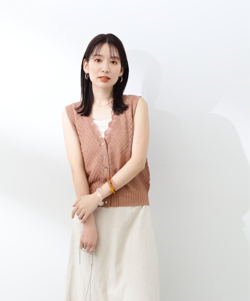 N.(N. Natural Beauty Basic)(エヌエヌナチュラルビューティーベーシック)の「◆リーフ柄編みVニットタンク(ニット/セーター・レディース・オフホワイト/モカ/グリーン・MEDIUM)」の6枚目の写真