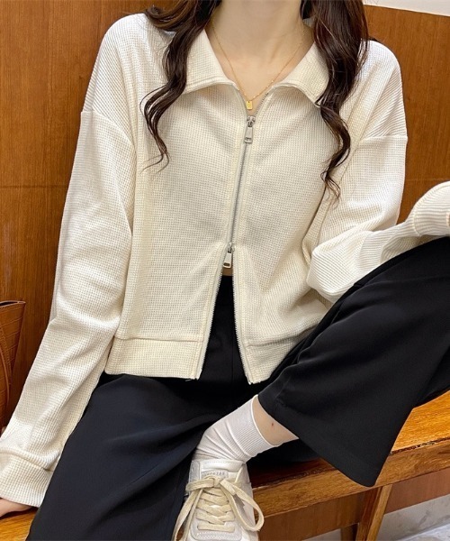 LADY LIKE(レディライク)の「ダブルジップ襟付きトップス(Tシャツ/カットソー・レディース・ブラック/サックスブルー/グレー/アイボリー・M)」の8枚目の写真