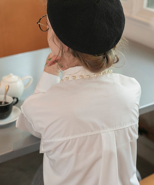 BONLECILL noir（ボンルシールノワール）の「【BONLECILL noir】2wayサテンカラークレリックパール/ビジューブラウス（シャツ/ブラウス・レディース・オフホワイト/ブラック/ブルー/チャコールグレー/ブルー系1/ブラック系1/グレー系1/ホワイト系1・FREE）」の18枚目の写真