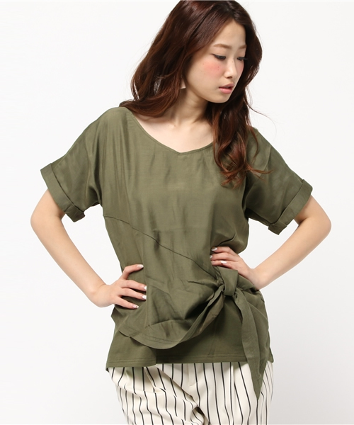 ROSE BUD COUPLES (ローズ バッド カップルズ)の「S-LCTT-15148 ASYMMETRY V/N S/S TOP(Tシャツ/カットソー・レディース・ホワイト/ブラック/オリーブ・ONE SIZE)」の3枚目の写真