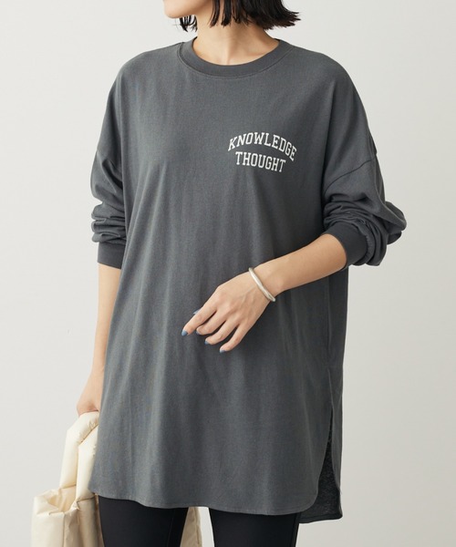 Green　Parks（グリーンパークス）の「ワンポイントカレッジロゴ裾ラウンドチュニック（チュニック・レディース・パープル/オフホワイト/ダークグレー・FREE）」の3枚目の写真