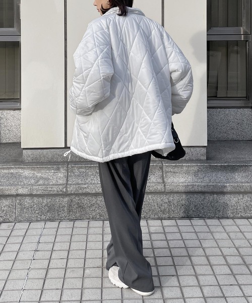 Chillfar（チルファー）の「キルティングオーバージャケット（ブルゾン・レディース・カーキ/アイボリー/ブラック・FREE）」の12枚目の写真