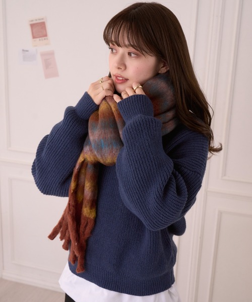 Ada.(エイダ)の「グラデーション ボーダー ボリューム フリンジ マフラー(マフラー・レディース・アイボリー/ブラウン/グリーン/レッド・FREE)」の18枚目の写真