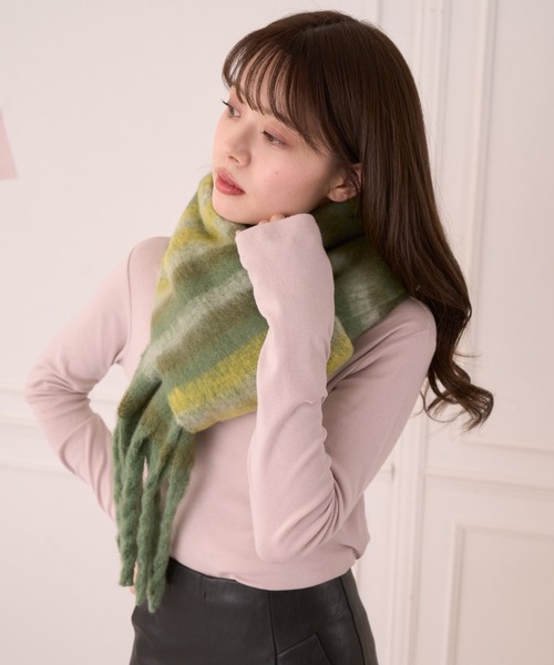 Ada.(エイダ)の「グラデーション ボーダー ボリューム フリンジ マフラー(マフラー・レディース・アイボリー/ブラウン/グリーン/レッド・FREE)」の22枚目の写真