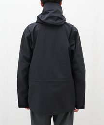 ラブブ　ショウ サカイ × セブンティーンのラブブ、約453万円で落札 ファレルの