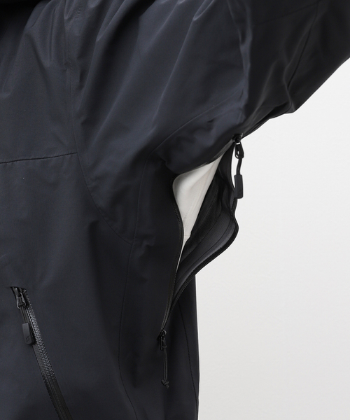 Rab(ラブ)の「Rab / ラブ Kangri GTX Jacket CWH-01(マウンテンパーカー・メンズ・ブラック・MEDIUM/LARGE)」の11枚目の写真