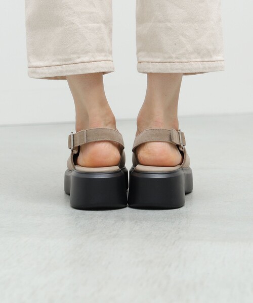 BEAMS HEART（ビームスハート）の「BEAMS HEART / フェイクスエード ストラップサボ（その他シューズ・レディース・ブラック/ベージュ・SMALL/LARGE/MEDIUM）」の10枚目の写真