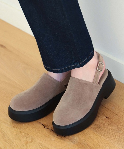 BEAMS HEART（ビームスハート）の「BEAMS HEART / フェイクスエード ストラップサボ（その他シューズ・レディース・ブラック/ベージュ・SMALL/LARGE/MEDIUM）」の2枚目の写真