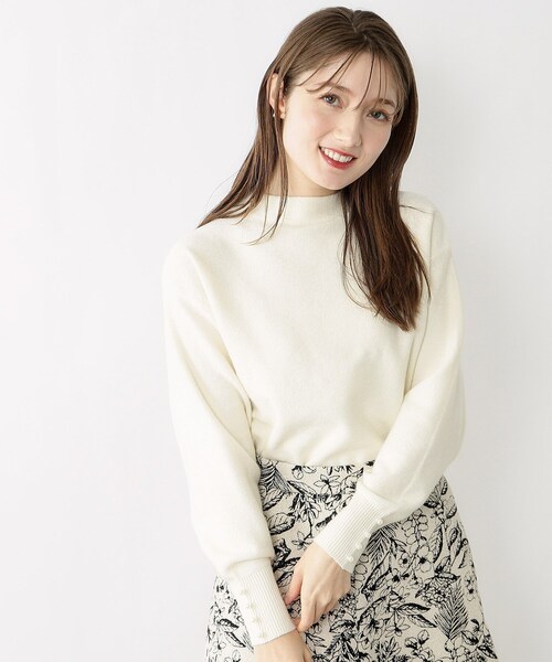 index（インデックス）の「◆≪5color≫ パール調ボタンスリーブボトルネックニット【洗濯機洗い可】（ニット/セーター・レディース・ライトベージュ/グレー/ライトブルー/オフホワイト/ピンク系・36/42/38/40）」の14枚目の写真