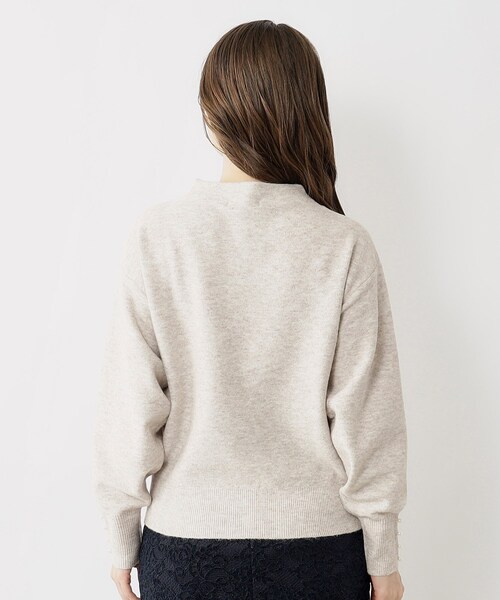 index（インデックス）の「◆≪5color≫ パール調ボタンスリーブボトルネックニット【洗濯機洗い可】（ニット/セーター・レディース・ライトベージュ/グレー/ライトブルー/オフホワイト/ピンク系・36/42/38/40）」の9枚目の写真